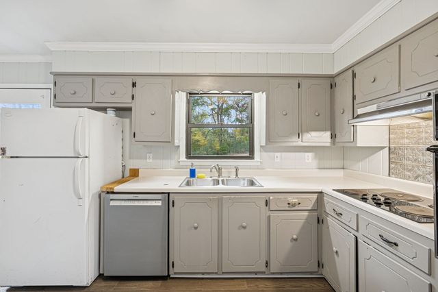 202 Cathey Ln, Columbia, TN 38401