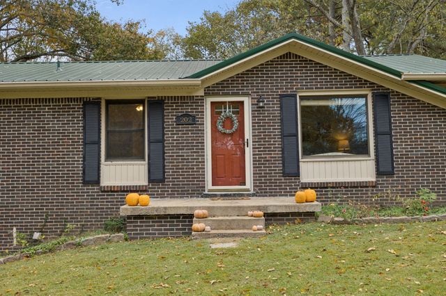 202 Cathey Ln, Columbia, TN 38401