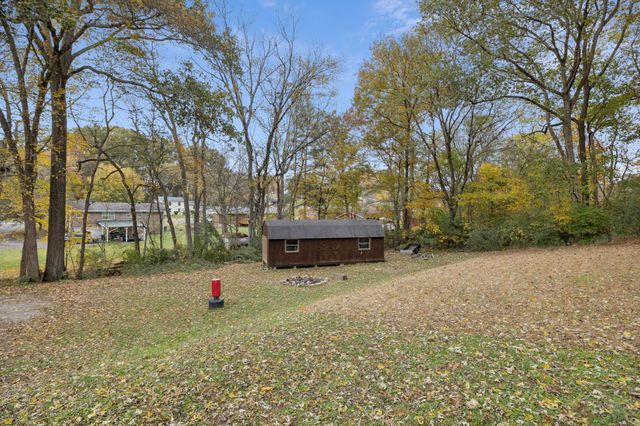 202 Cathey Ln, Columbia, TN 38401