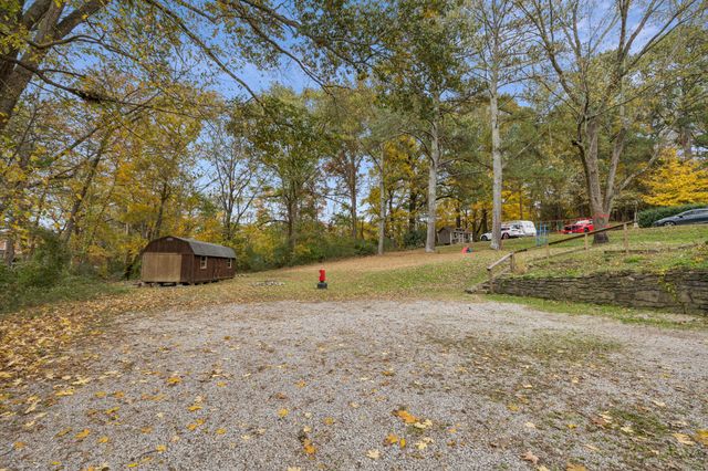 202 Cathey Ln, Columbia, TN 38401