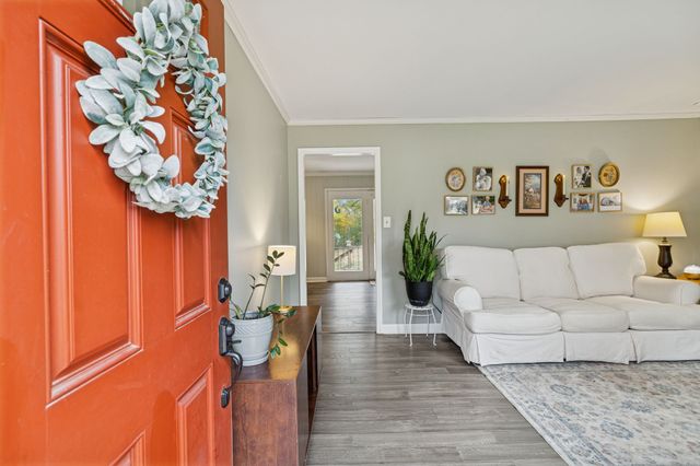 202 Cathey Ln, Columbia, TN 38401