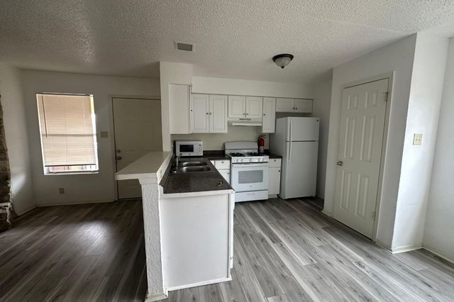 2202 Tabor CT C, Austin, TX 78748