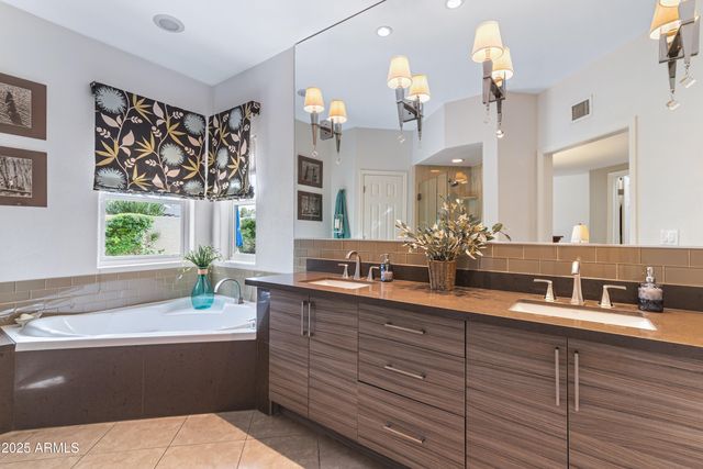 8100 E CAMELBACK Road 158, Scottsdale, AZ 85251