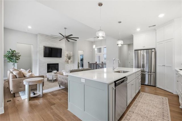 13426 Terrace Park Drive, Parkville, MO 64152