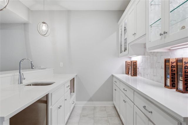 13426 Terrace Park Drive, Parkville, MO 64152