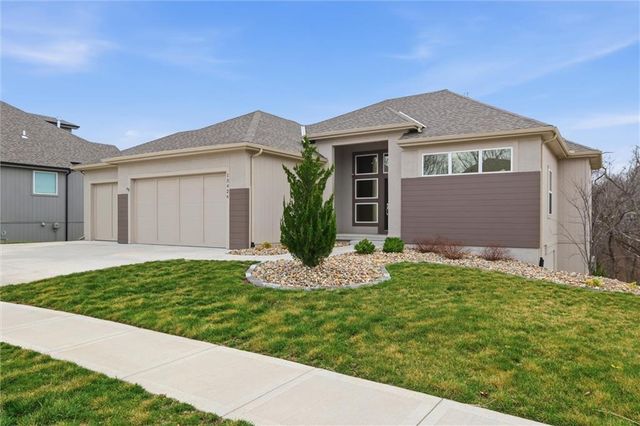 13426 Terrace Park Drive, Parkville, MO 64152