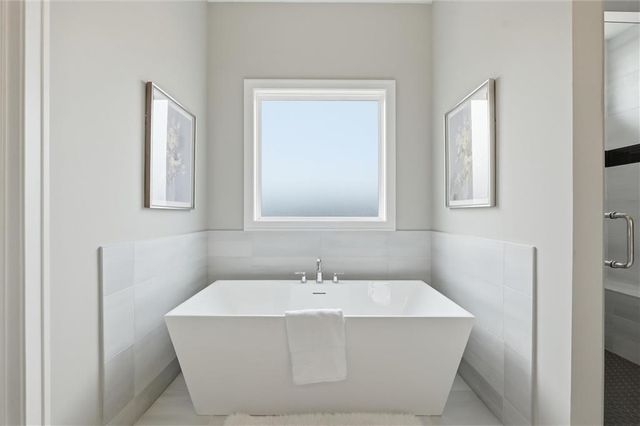 13426 Terrace Park Drive, Parkville, MO 64152