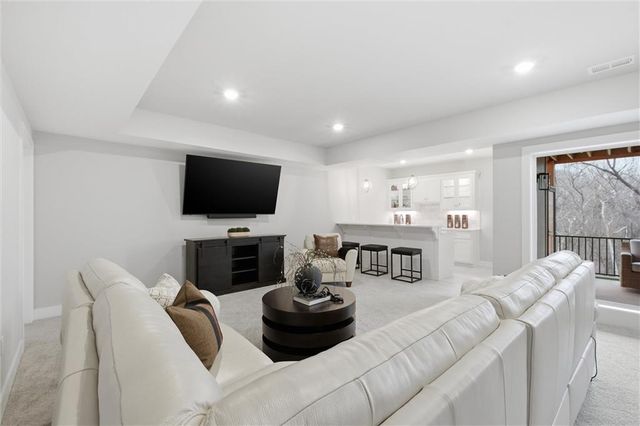 13426 Terrace Park Drive, Parkville, MO 64152