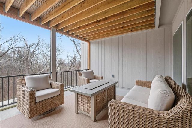 13426 Terrace Park Drive, Parkville, MO 64152