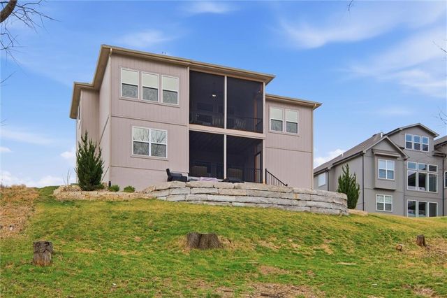 13426 Terrace Park Drive, Parkville, MO 64152