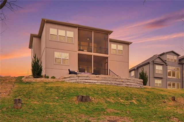 13426 Terrace Park Drive, Parkville, MO 64152