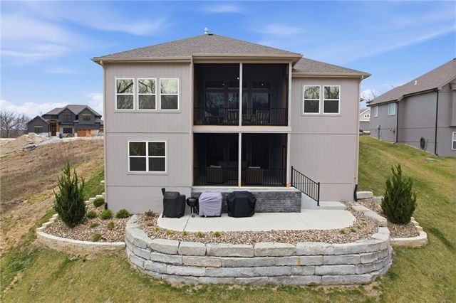 13426 Terrace Park Drive, Parkville, MO 64152