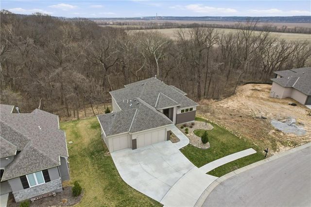 13426 Terrace Park Drive, Parkville, MO 64152