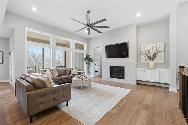 13426 Terrace Park Drive, Parkville, MO 64152