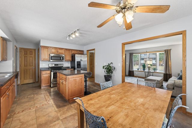 8806 18th Avenue S, Bloomington, MN 55425