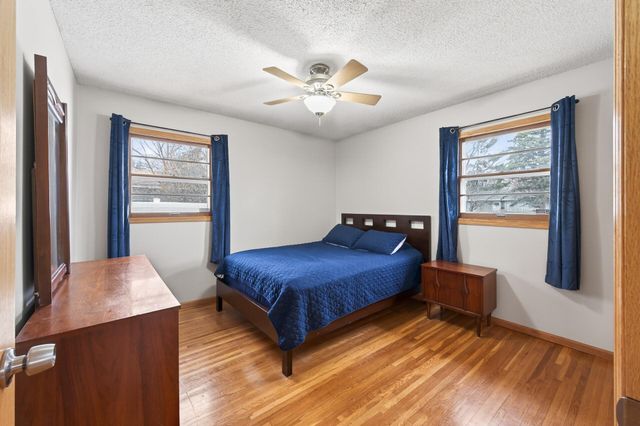 8806 18th Avenue S, Bloomington, MN 55425