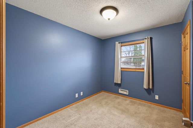 8806 18th Avenue S, Bloomington, MN 55425