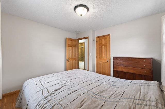 8806 18th Avenue S, Bloomington, MN 55425