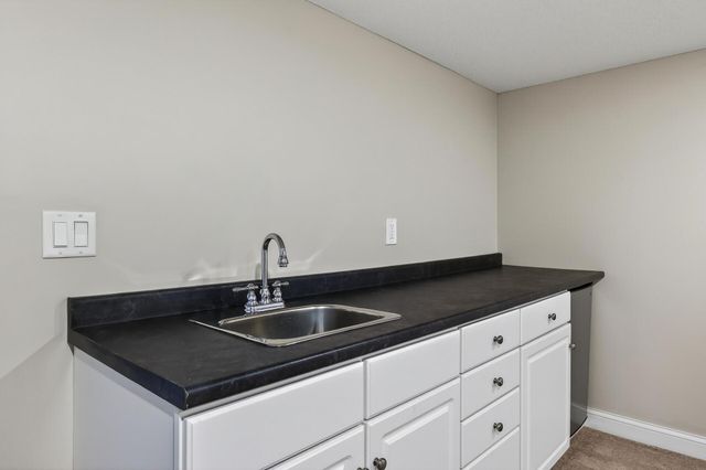 8806 18th Avenue S, Bloomington, MN 55425