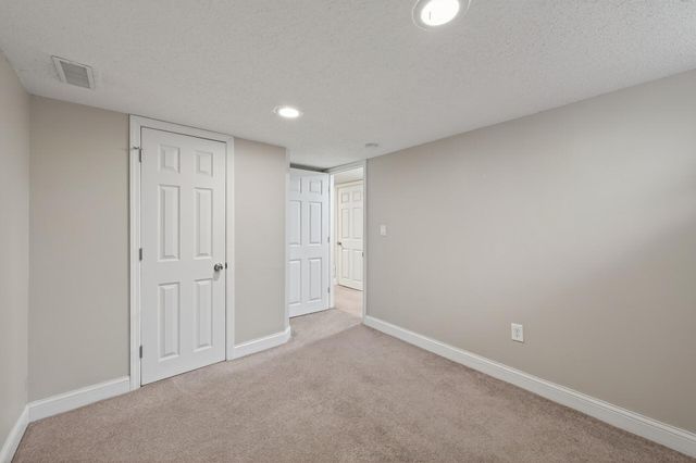 8806 18th Avenue S, Bloomington, MN 55425