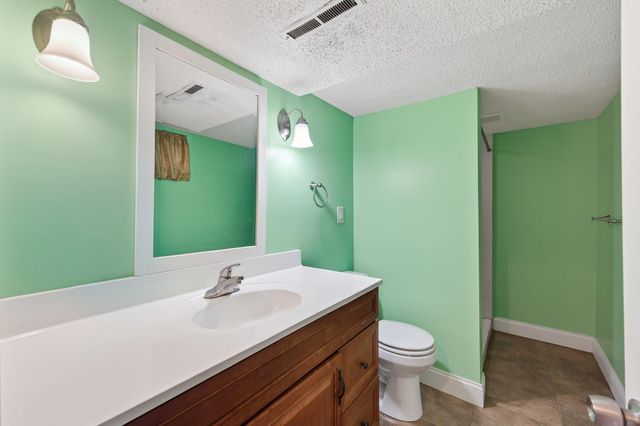 8806 18th Avenue S, Bloomington, MN 55425