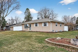 8806 18th Avenue S, Bloomington, MN 55425