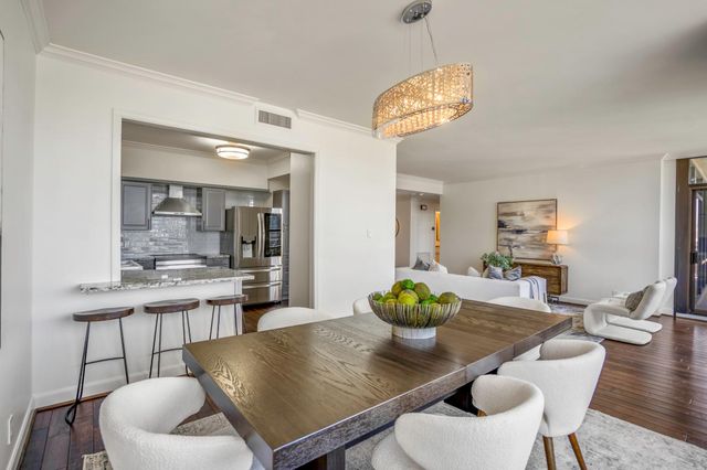 15 Greenway Plaza 12D, Houston, TX 77046