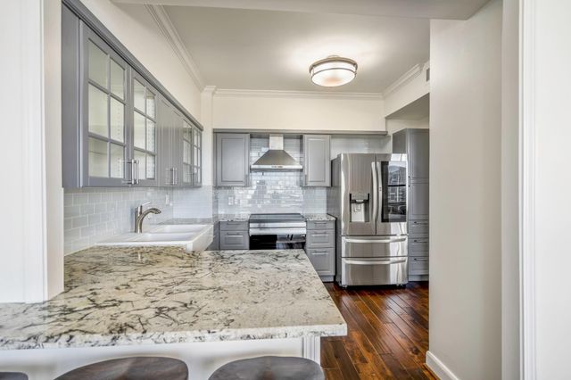 15 Greenway Plaza 12D, Houston, TX 77046