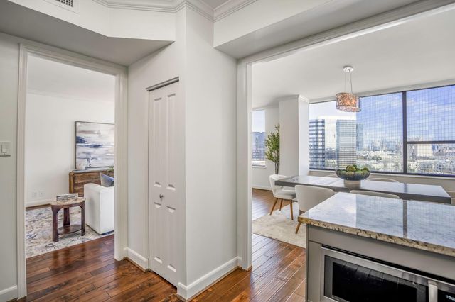 15 Greenway Plaza 12D, Houston, TX 77046