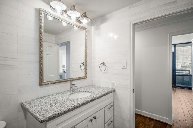 15 Greenway Plaza 12D, Houston, TX 77046