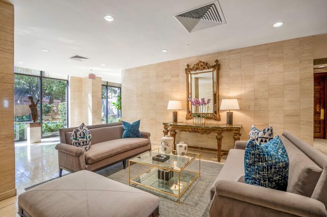 15 Greenway Plaza 12D, Houston, TX 77046