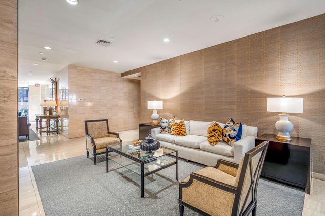 15 Greenway Plaza 12D, Houston, TX 77046