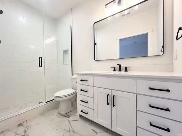 2106 Aruba Drive, Bedford, IN 47421