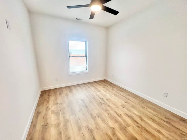 2106 Aruba Drive, Bedford, IN 47421