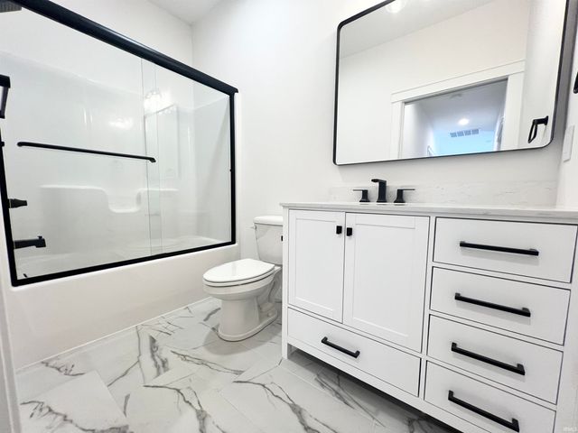 2106 Aruba Drive, Bedford, IN 47421