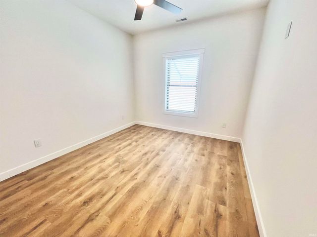 2106 Aruba Drive, Bedford, IN 47421