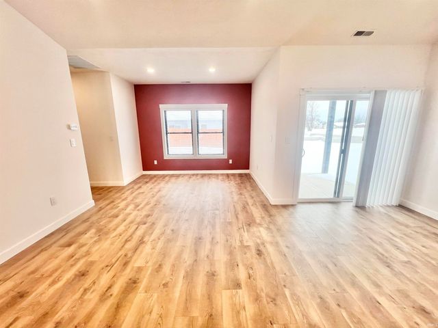 2106 Aruba Drive, Bedford, IN 47421