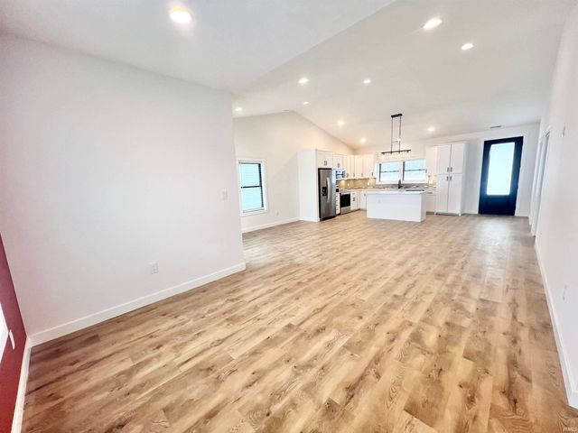 2106 Aruba Drive, Bedford, IN 47421