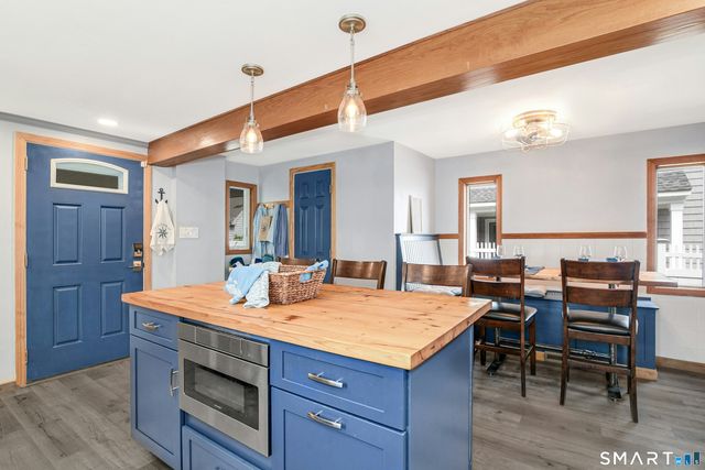 11 Waterbury Avenue, Milford, CT 06460
