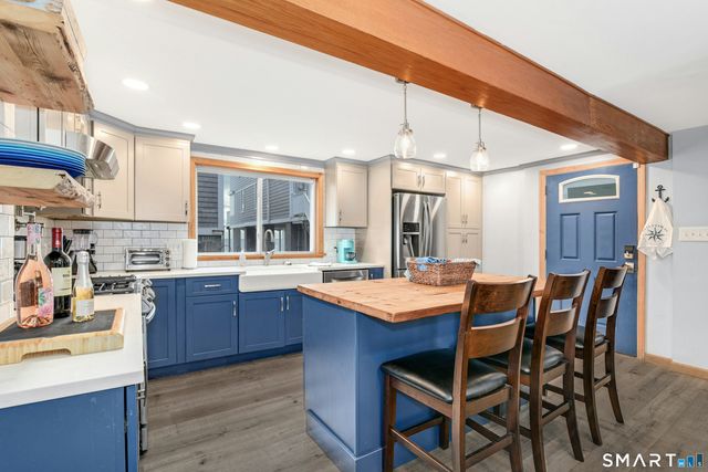 11 Waterbury Avenue, Milford, CT 06460