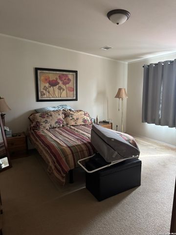 204 Creekside, Floresville, TX 78114