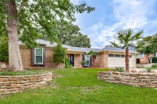 5720 Overridge Drive, Arlington, TX 76017