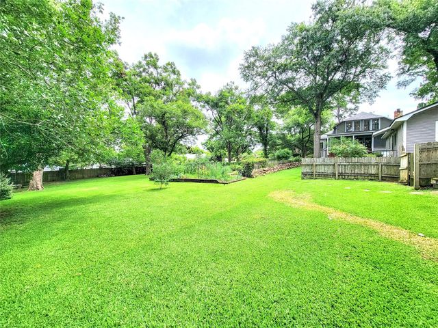 1406 Key Street, Brenham, TX 77833
