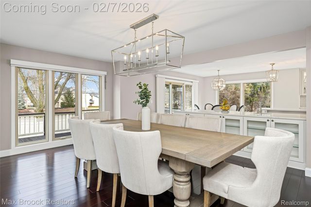 31189 Country Ridge Circle, Farmington Hills, MI 48331