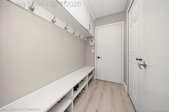 31189 Country Ridge Circle, Farmington Hills, MI 48331