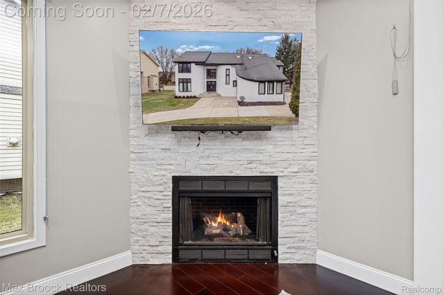 31189 Country Ridge Circle, Farmington Hills, MI 48331