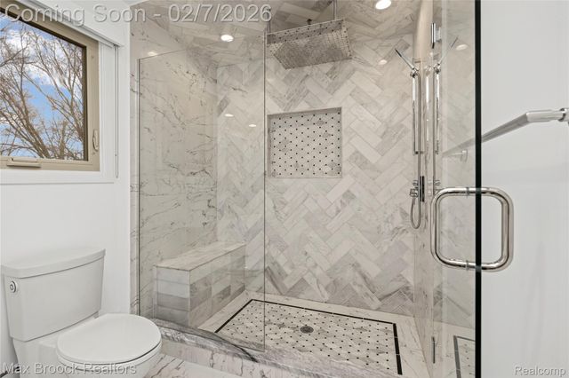 31189 Country Ridge Circle, Farmington Hills, MI 48331