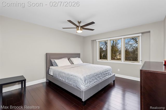 31189 Country Ridge Circle, Farmington Hills, MI 48331