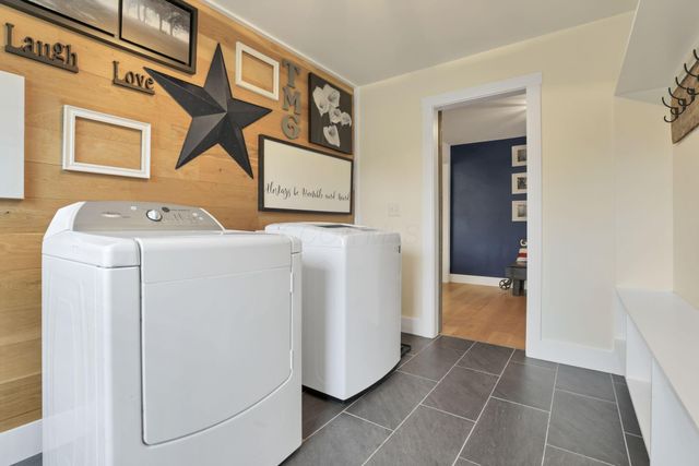 567 Franklin Avenue, Heath, OH 43056