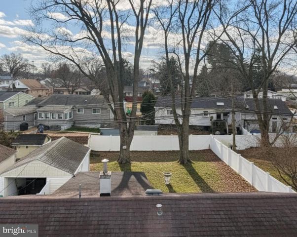 1706 SPENCER DR, Croydon, PA 19021